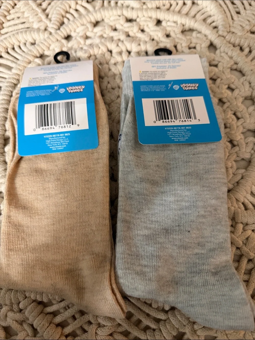 Warner Bros. Looney Tunes Socks - Beige & Gray with Character Slogans